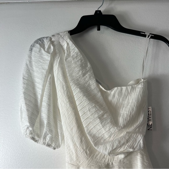 NWT Nine West One Shoulder Shirred Tie Waist
Peplum Top in White Size XS - Picture 5 of 17